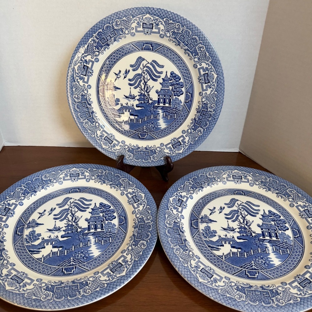Blue Willow Dinner Plates Set 3 English Ironstone Made‎ in England 10" Vintage